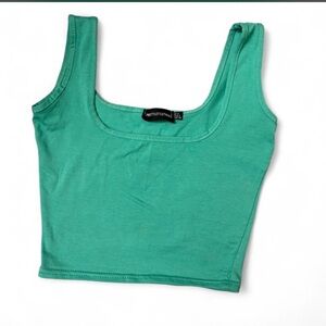 PrettyLittleThing Green Scoop Neck Cropped Tank Top 4